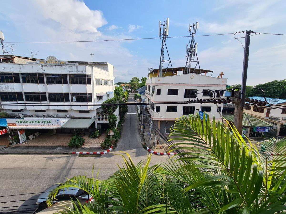 The 8 Factory Hotel Phitsanulok Exterior foto